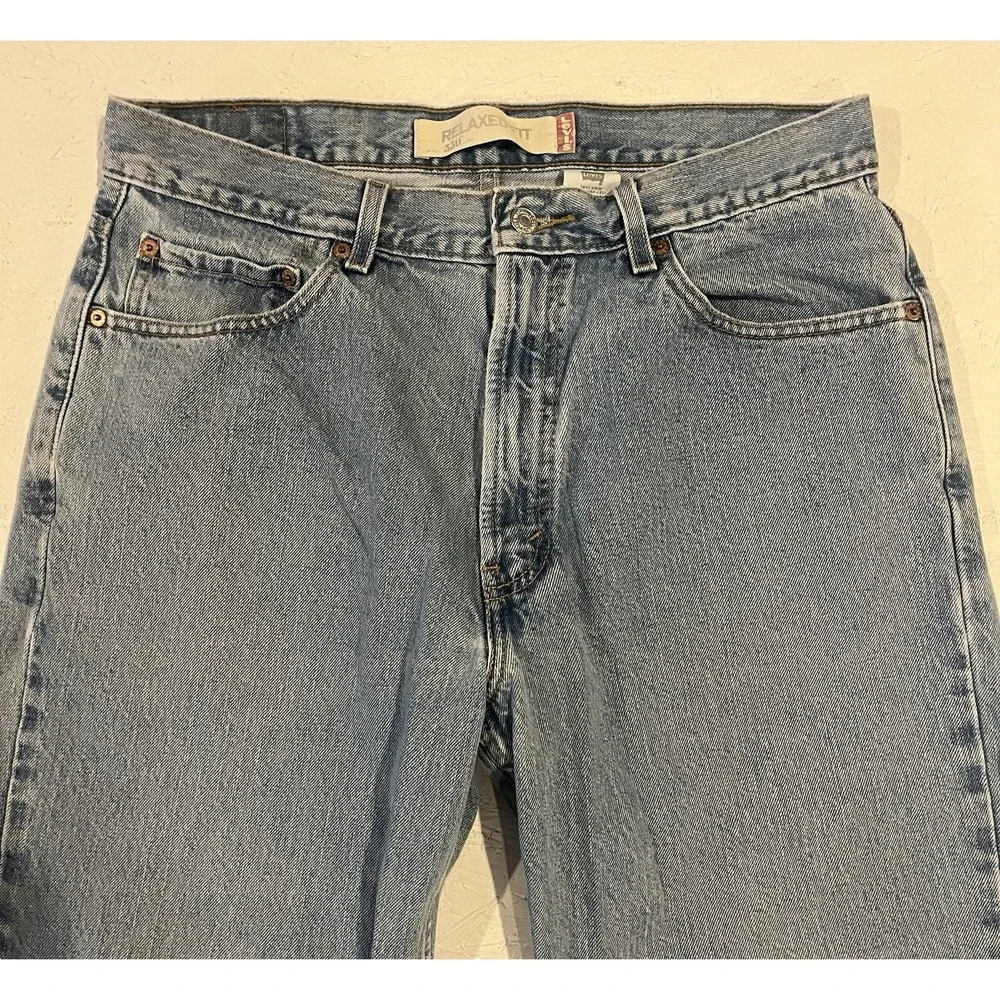 Vintage Levi's 550 Relaxed Fit Jeans Men's Size 34x32 Blue Denim Light‎ Wash